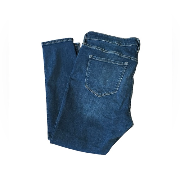 Old Navy jeans Rockstar, super skinny midrise.  Size 18 - Picture 3 of 6